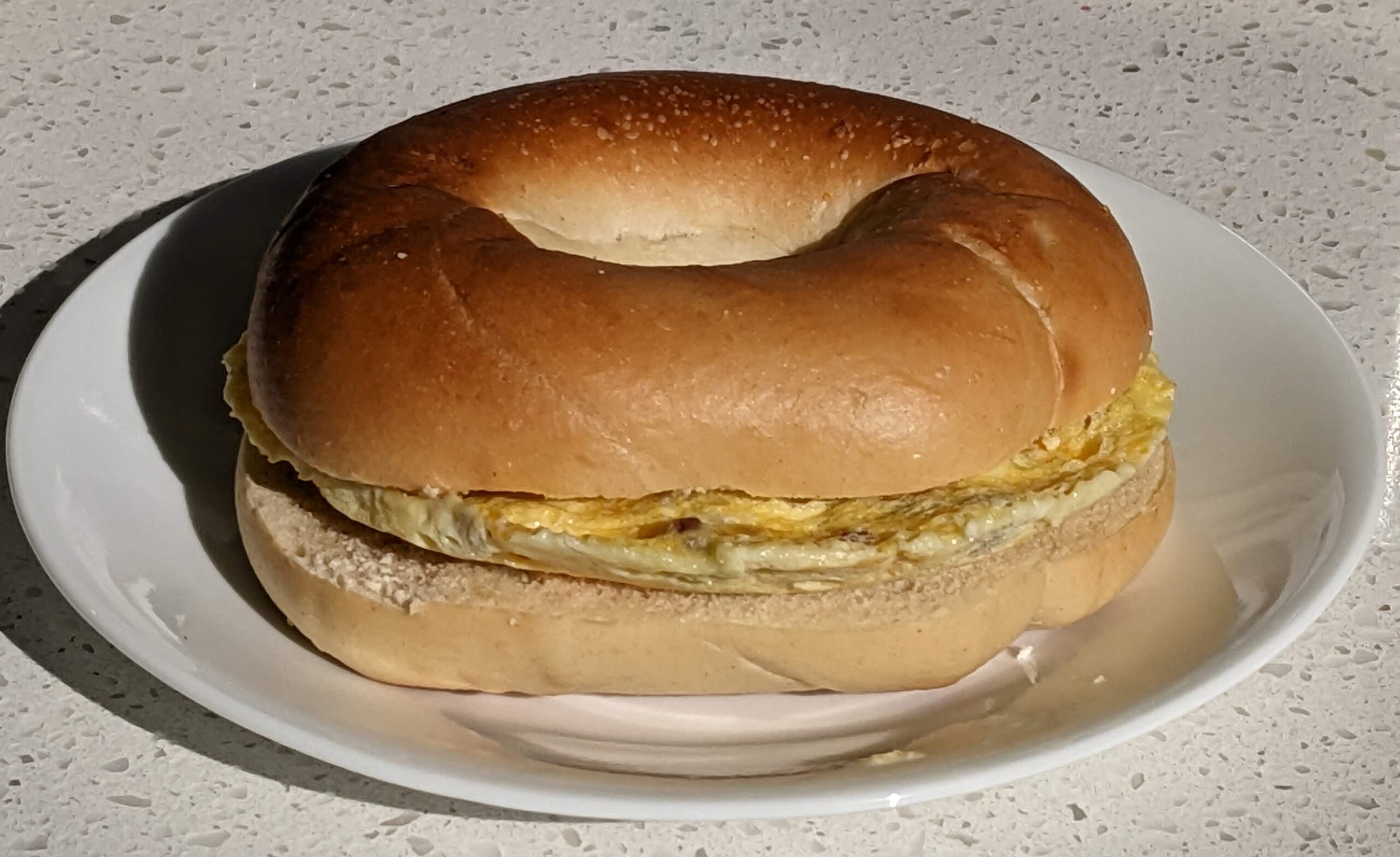 bagel with omelet